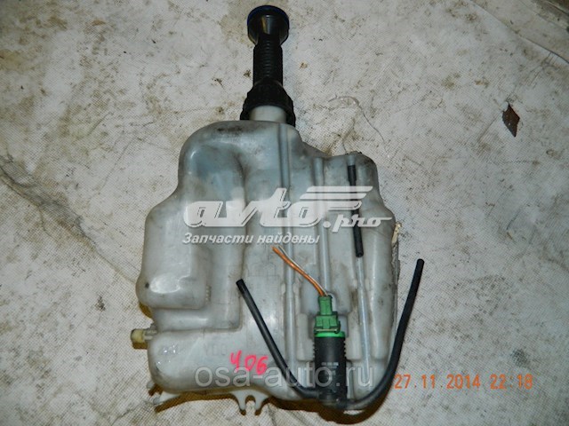 Бачок склоомивача на Peugeot 406  8B