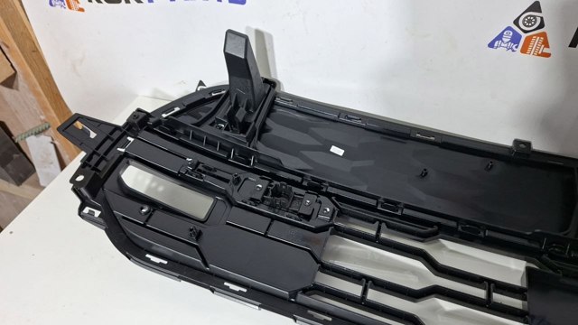 Купити 86530AO070AHV Hyundai/Kia Решітка переднього бампера, центральна
