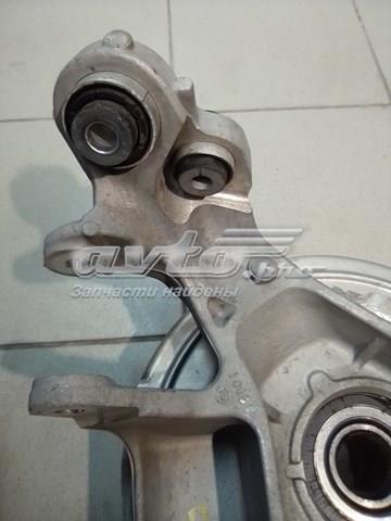 Купити LR098783 Land Rover Кулак поворотний правий
