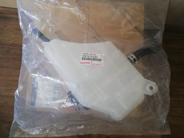 Бачок розширювальний Toyota 1647051023