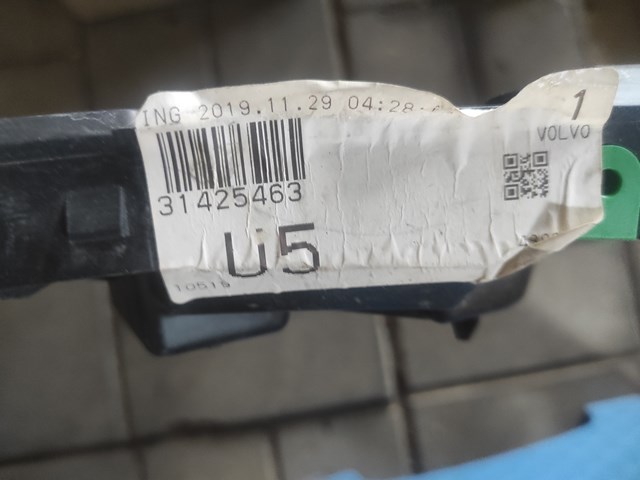 Кронштейн бампера переднього Volvo 31425463 ціна, від 27.80 USD