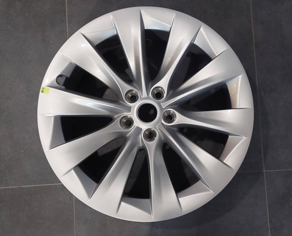 Диски колісні литі (легкосплавні, титанові) 102724400B Tesla