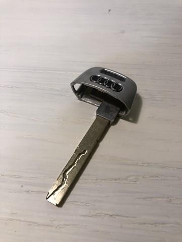 Ключ замка запалювання VAG 4M0959754T ціна, від 24.07 USD