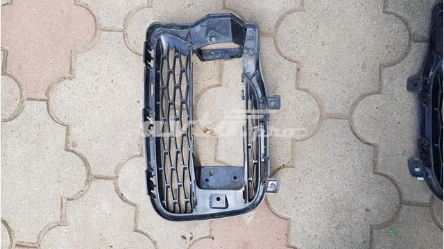 Заглушка ПТФ бампера переднього права Land Rover DK6217K946AA ціна, від 27.87 USD