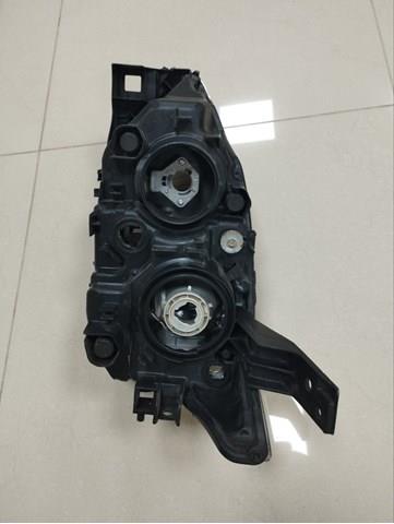 Купити D10E51030 Mazda Права блок фара