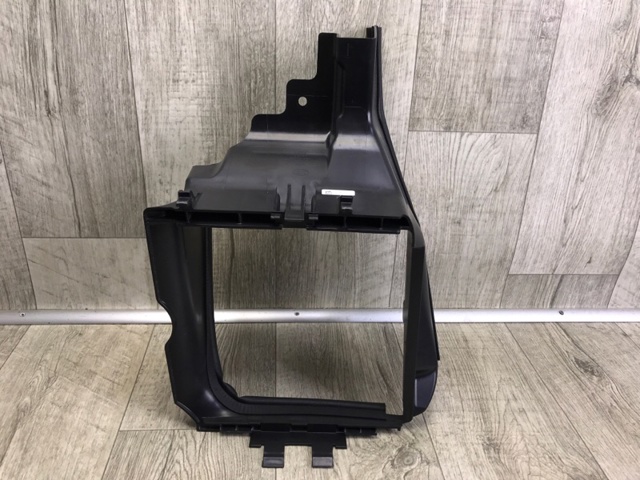 LR100426 Land Rover Решітка повітропровода права