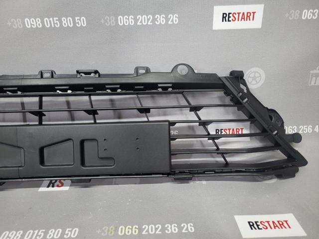 60C327 Polcar Решітка переднього бампера, центральна