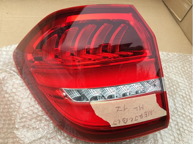 Ліхтар задній лівий, зовнішній A1669060502 Mercedes