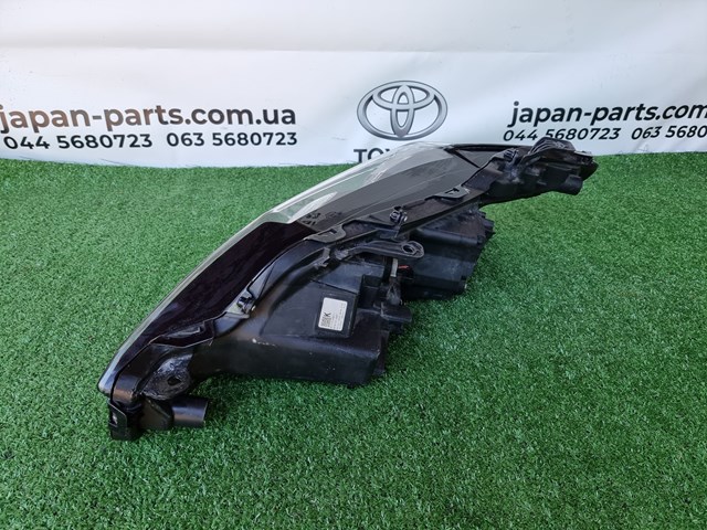 Купити 8114533D70 Toyota Права блок фара