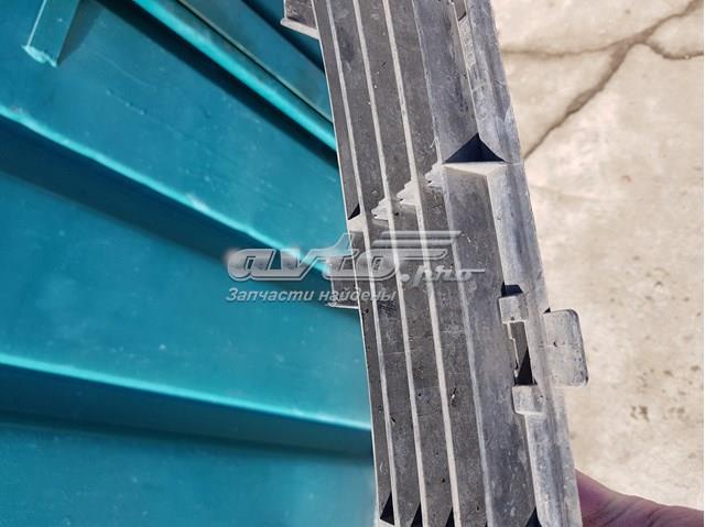 Решітка переднього бампера 5311333010 Toyota