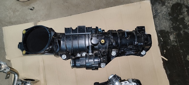 Впускний колектор A6540903500 Mercedes