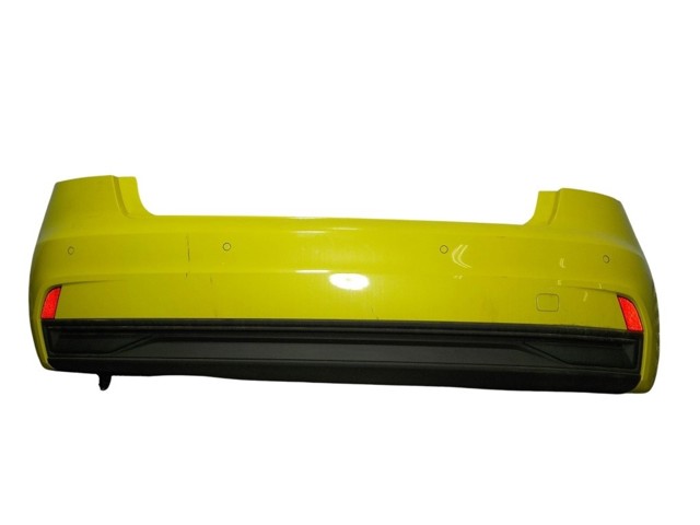 Задній бампер 82A807067AGRU VAG