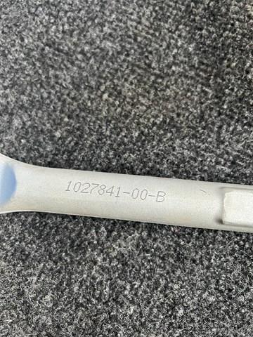 Накінечник рульової тяги, зовнішній Tesla 102784100B