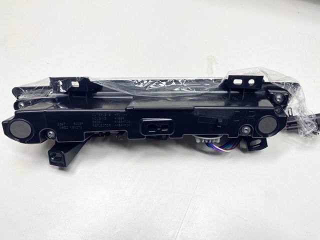  Land Rover LR152295