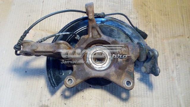Цапфа - поворотний кулак передній, правий 8200881829 Renault (RVI)