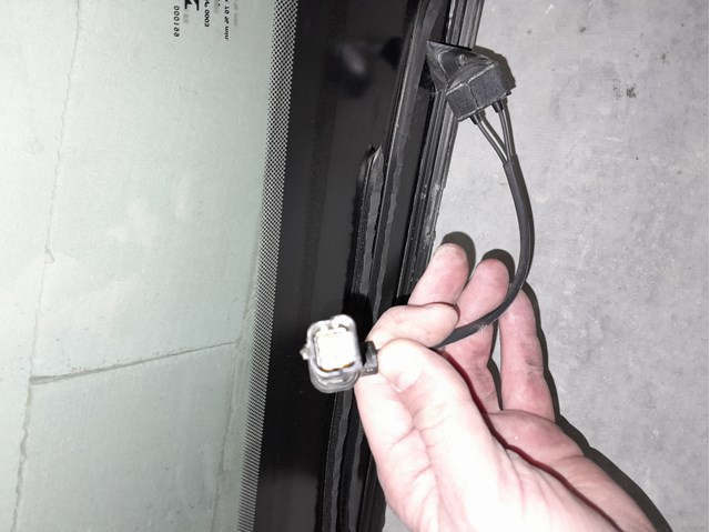 Скло лобове Peugeot/Citroen 9825583080