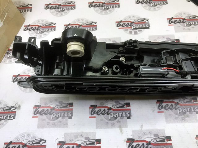 Ручка передньої двері зовнішня ліва LR106952 Land Rover