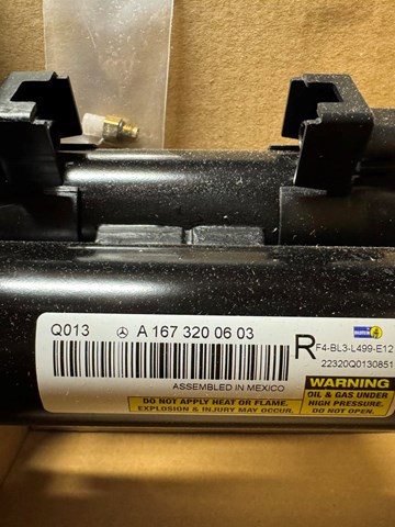 Амортизатор передній, правий Mercedes A167320060380 ціна, від 240.72 USD