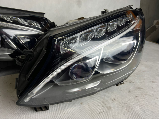 Купити A2059063204 Mercedes 