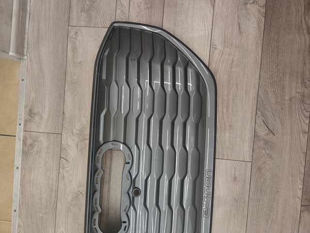 Решітка радіатора 89A853651 VAG