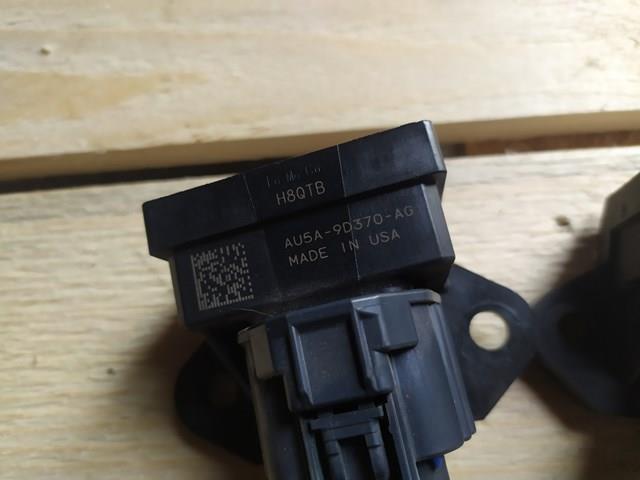 Купити AU5A9D370AG Ford 