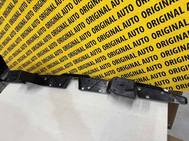 Купити BCKN50291A Mazda Кронштейн бампера заднього, центральний