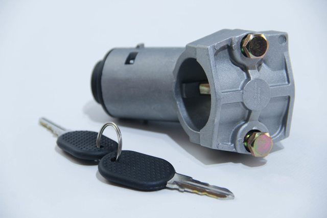Замок запалювання Autotechteile 5090405 ціна, від 22.91 USD