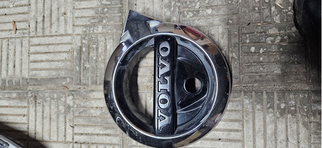 Фірмовий значок решітки радіатора Volvo 31425021