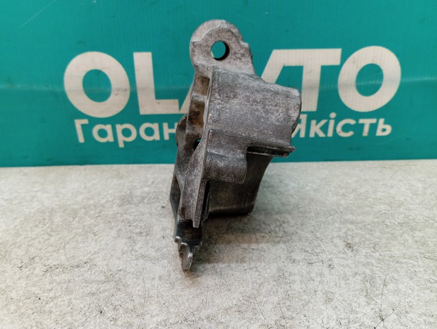 Права опора двигуна Mazda BBN339060B