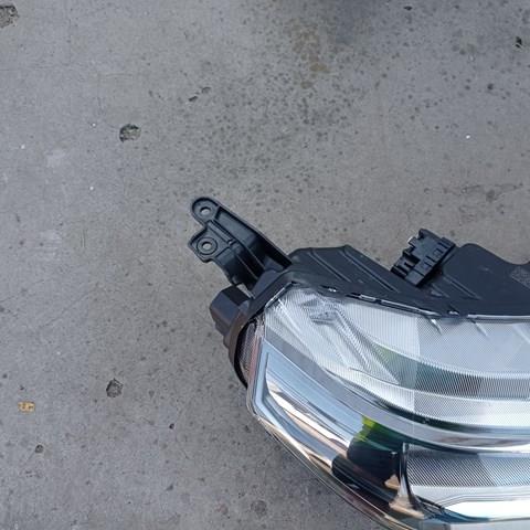 Фара передня права Suzuki 3512074S00000