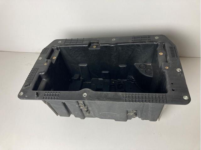 LR122947 Land Rover Кріплення / підставка акумулятора