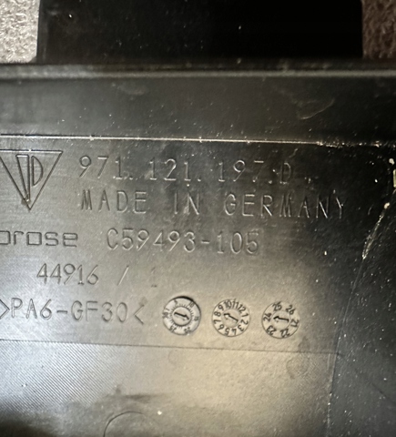 Дифузор радіатора охолодження, в зборі з двигуном і крильчаткою Porsche 971121197D ціна, від 456.35 USD