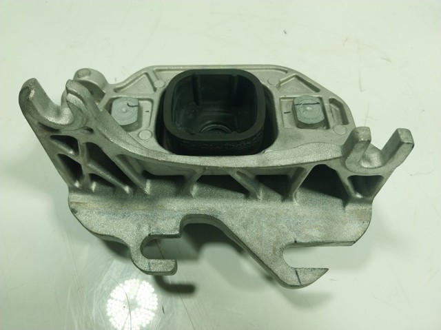 Кронштейн подушки (опори) двигуна, лівої Renault (RVI) 112531060R ціна, від 134.75 USD