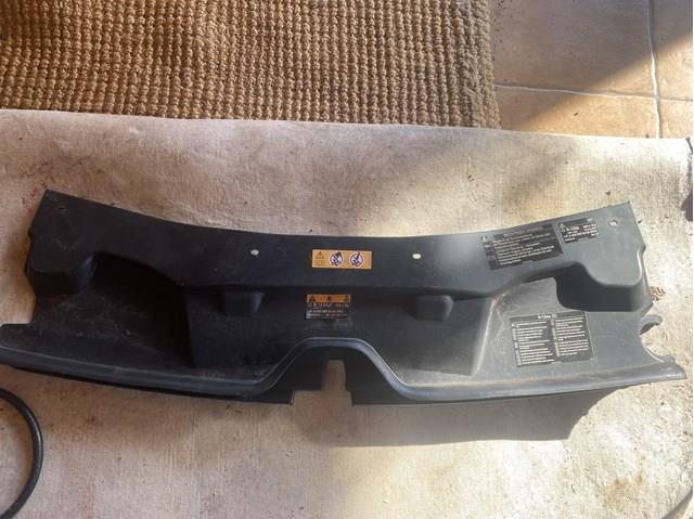 Кронштейн решітки радіатора Mercedes A4478850236 ціна, від 56.24 USD