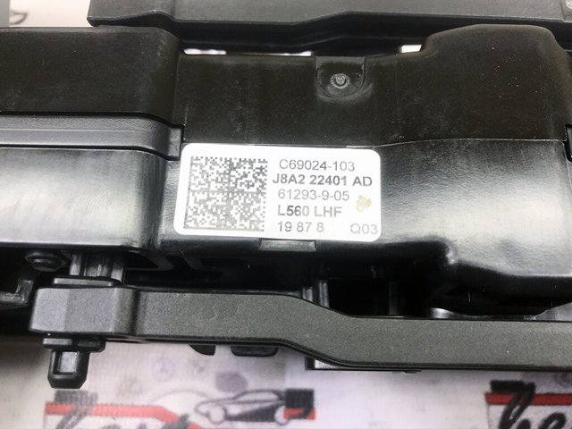 Ручка передньої двері зовнішня ліва LR106952 Land Rover