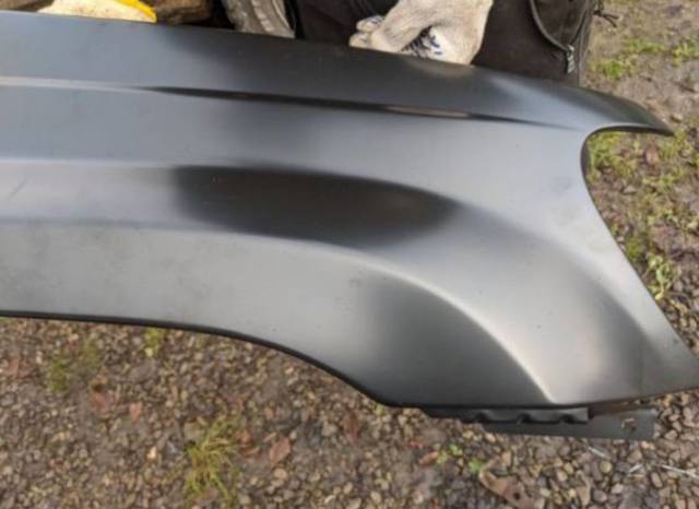 Крило переднє праве Chrysler 55136582AB ціна, від 111.73 USD