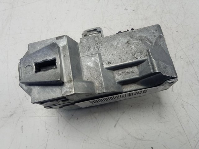 Купити BJ323K772AD Land Rover 