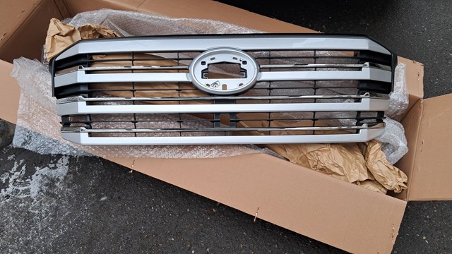 Облицювання радіатора Toyota 5310160L51 ціна, від 1074.90 USD