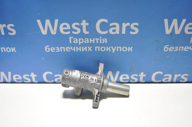 Головний гальмівний циліндр LR061403 Land Rover