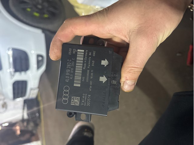 Модуль керування (ЕБУ) парктроніком VAG 4L0919283C