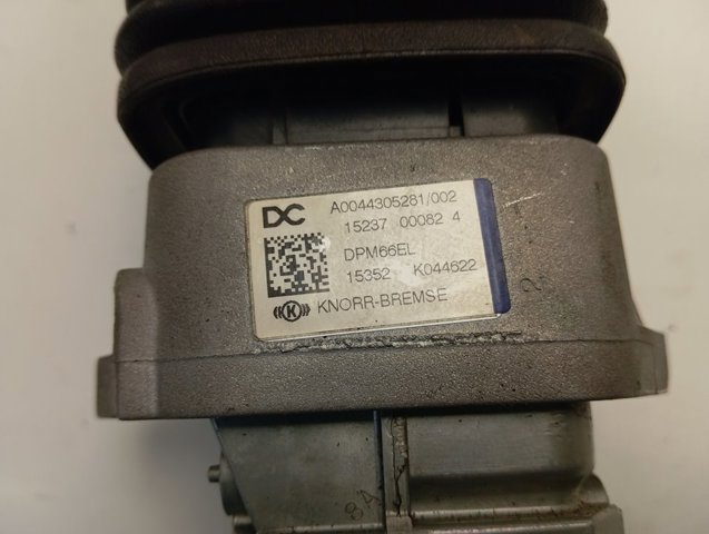 A0044305281 Mercedes 