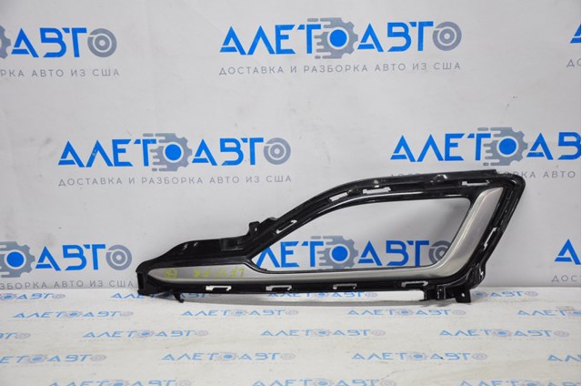 Решітка переднього бампера, права 86522C1210 Hyundai/Kia