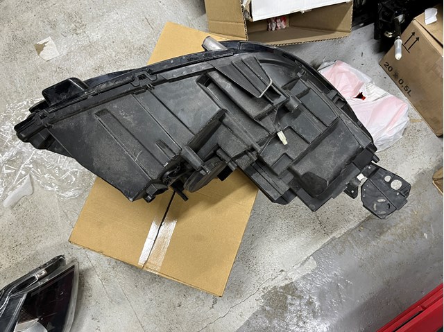 9810478180 Peugeot/Citroen Фари