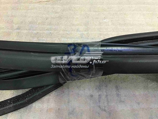 Купити LR137774 Land Rover 