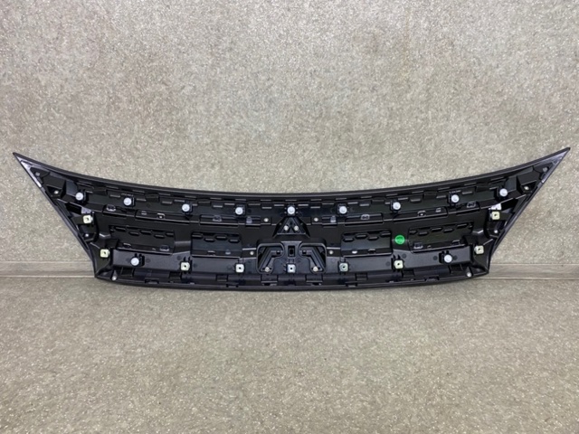 Решітка Mitsubishi 62310W120P