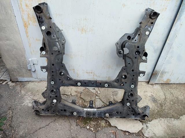Купити 6884852 BMW Підрамник передній
