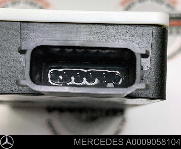  Mercedes A000905810427 ціна, від 777.29 USD