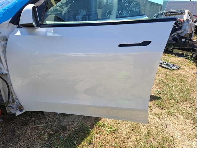 150546012A Tesla 