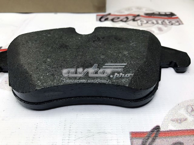 LR134693 Land Rover Передні гальмівні колодки