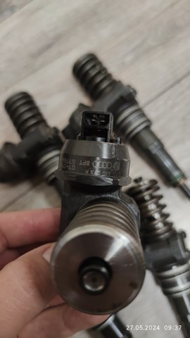 Паливні форсунки 0414720310 Bosch